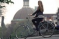 /album/fotogaleria/chica-andando-en-bicicleta-jpg/
